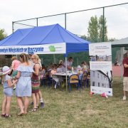 Mundurowi wspolnie na festynie